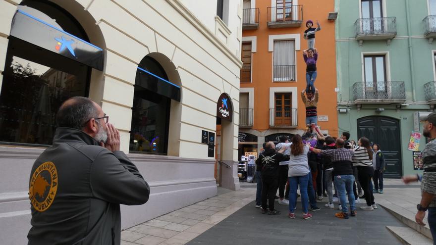 La Colla Castellera de Figueres assaja el pilar caminant de Santa Creu