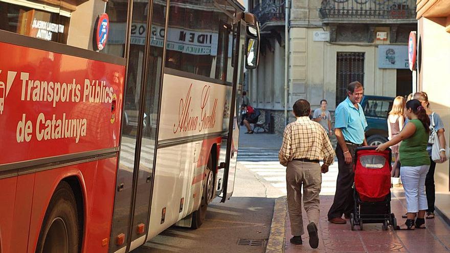 Un autocar de línia dels que circulen per la Cerdanya per oferir el servei de connexió entre els municipis