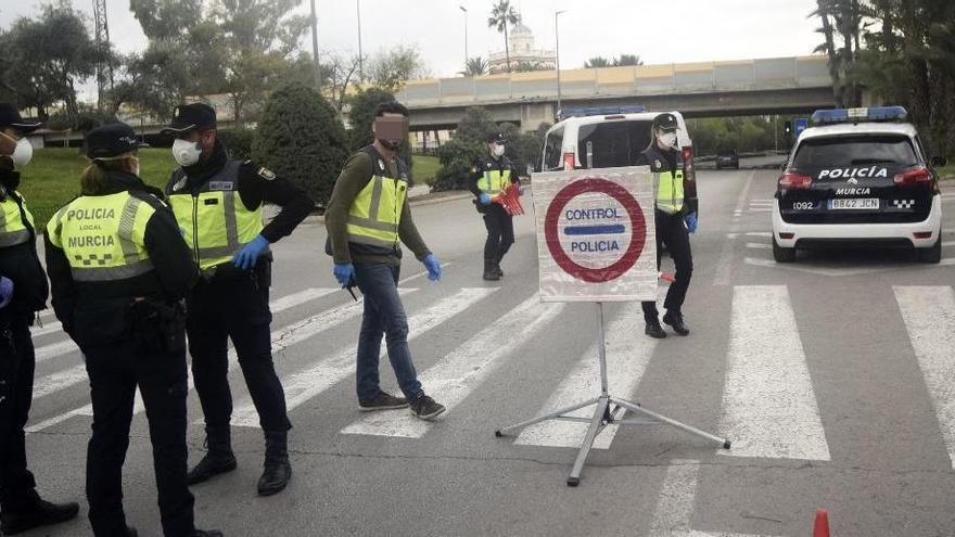 Control policial en Murcia durante el vigente estado de alarma.