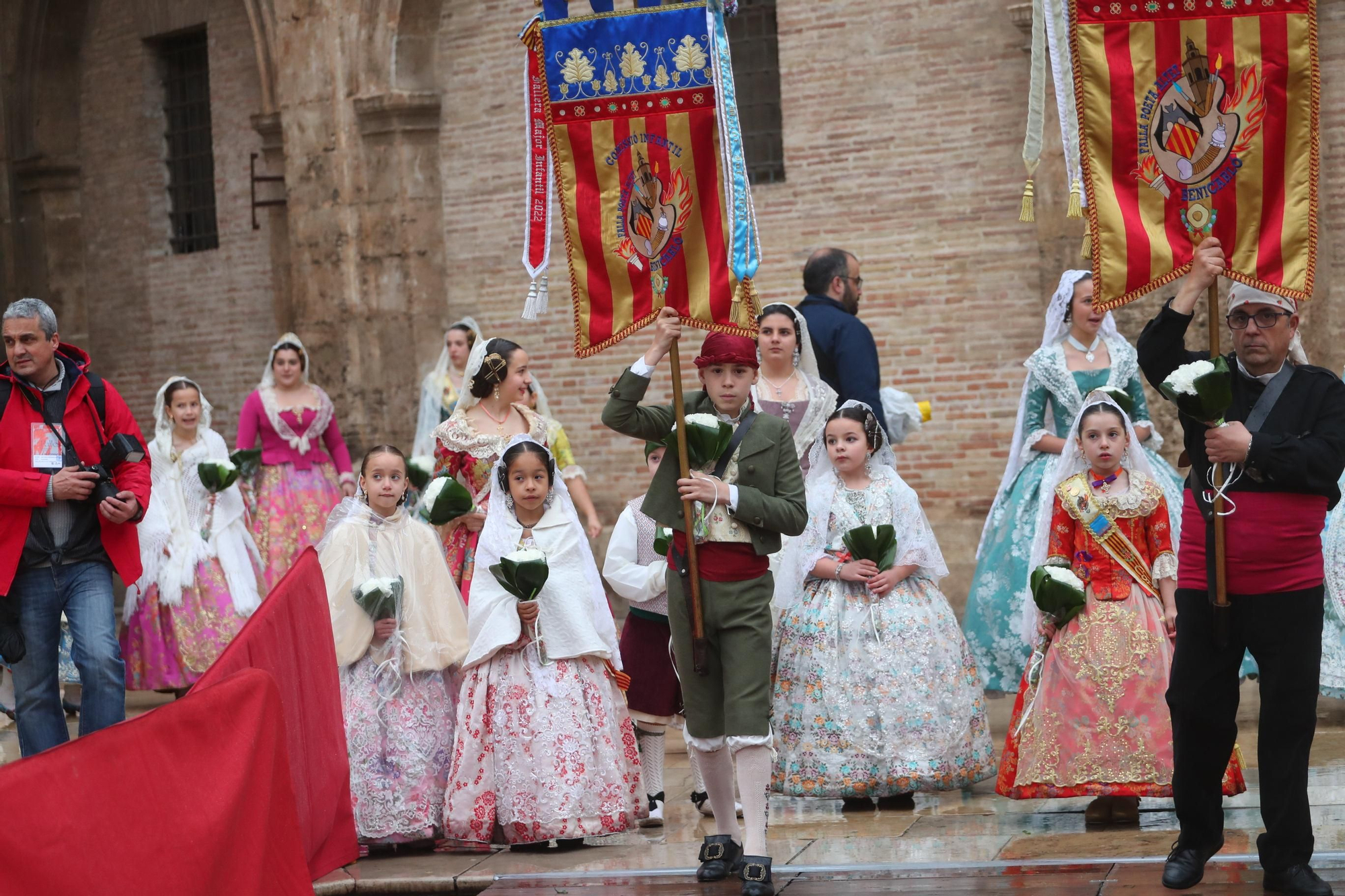 Búscate en el primer día de ofrenda por la calle de la Paz (entre las 17:00 a las 18:00 horas)