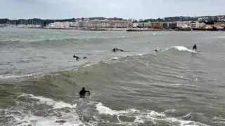 La extensión de la temporada de baño dispara los rescates en playas, ríos y embalses