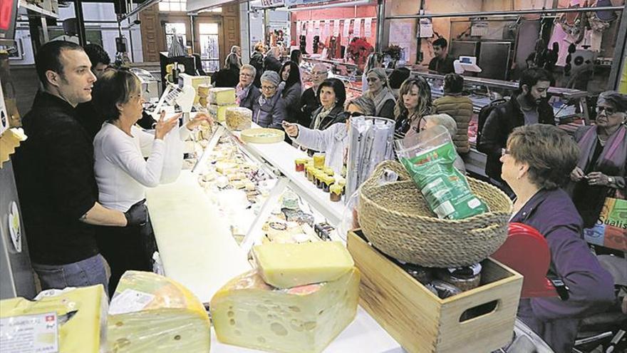 Mercados y centros comerciales de Castelló copan las compras de última hora de Navidad