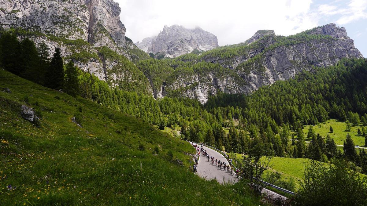Giro de Italia 2026 hoy, en directo: etapa 19 de Feltre a Alleghe, en vivo