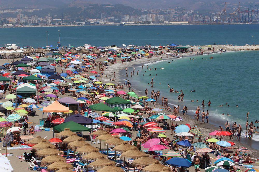 A dos semanas del inicio del verano, La Malagueta, La Misericordia y Sacaba presentaron una gran afluencia de bañistas por las altas temperaturas en la ciudad