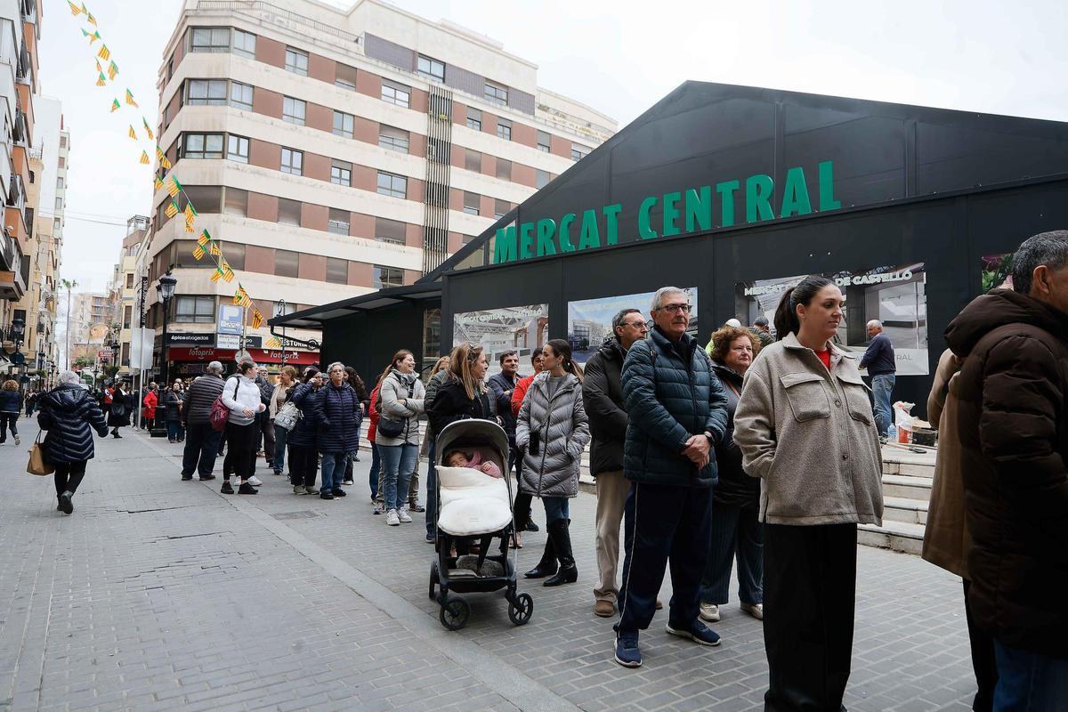 Búscate en la galería de fotos del reparto del ''libret' de Magdalena en Castelló