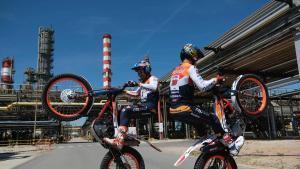 Bou y Marcelli, en el complejo industrial de Repsol en Tarragona.