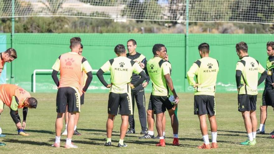 Acciari y Sánchez han dirigido esta mañana el entrenamiento tras la marcha de Mir