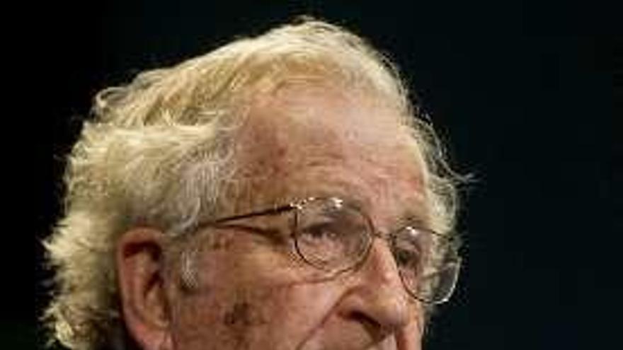 Noam Chomsky. // FdV