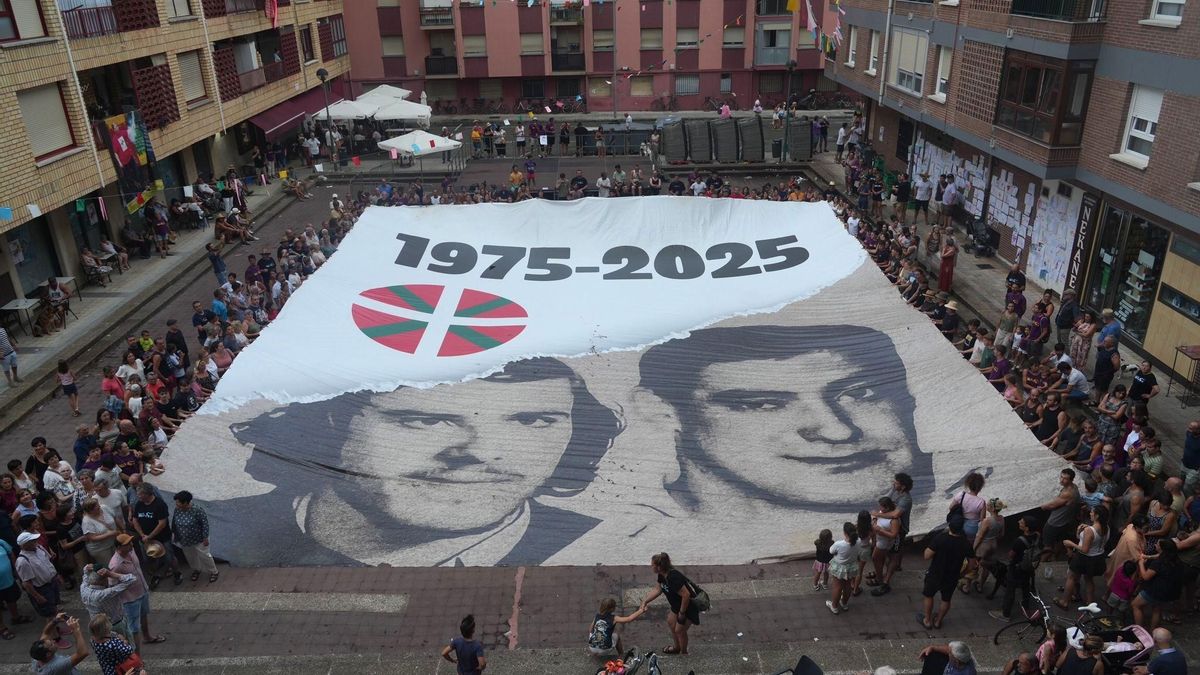 Rinden homenaje en Barcelona a Txiki, uno de los últimos fusilados del franquismo