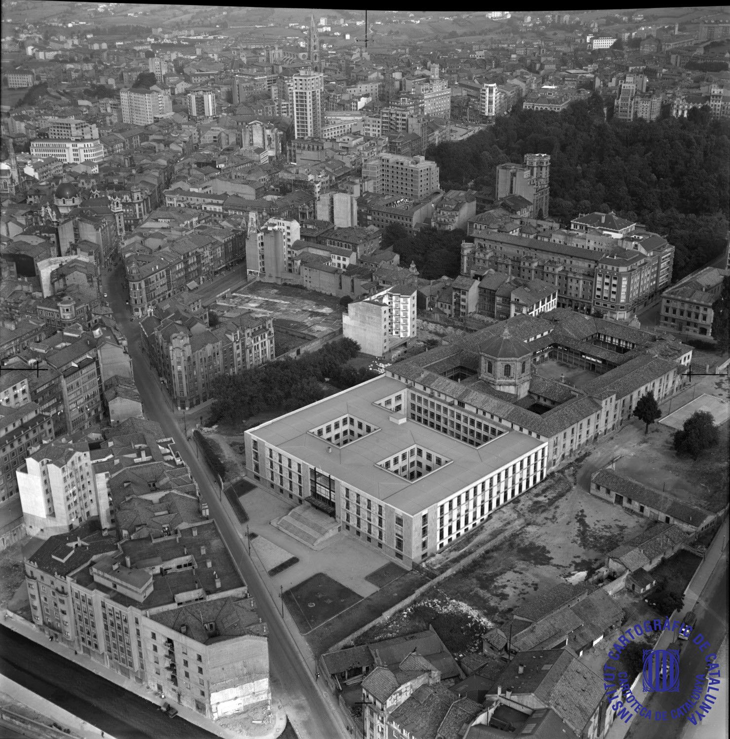 Un vuelo al pasado: así era Asturias, desde el aire, en 1962