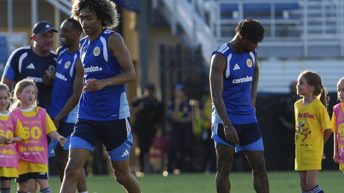 Jugadors de Curaçao, durant un dels seus entrenaments d’aquesta setmana a Boca Ratón (EUA). | ALBERTO BOAL / EFE