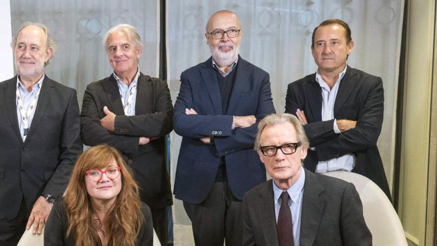 Coixet junto a Bill Nighy y los productores.