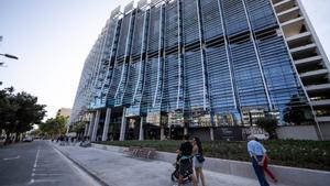 Catalunya té sobre la taula 400 projectes d’inversió estrangera, dels quals 70 estan molt avançats Catalunya té sobre la taula 400 projectes d’inversió estrangera, dels quals 70 estan molt avançats