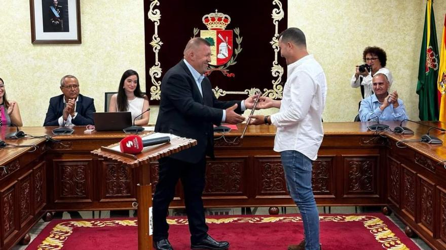 Matías Peña, alcalde de Antigua con el apoyo de AMF y PSOE
