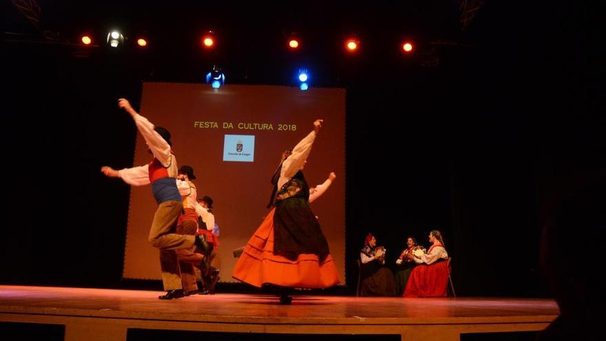 Unha actuación na Gala da Festa da Cultura de Cangas do ano pasado no Auditorio. //