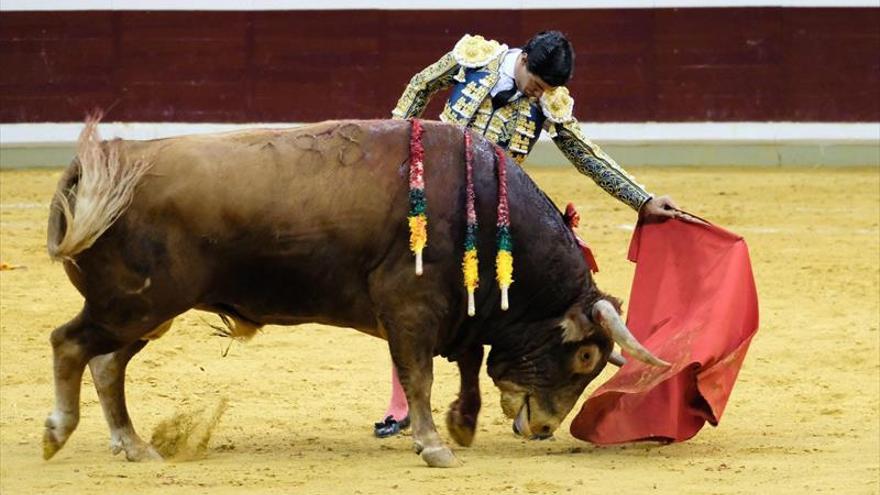 Orejas para Urdiales y Aguado