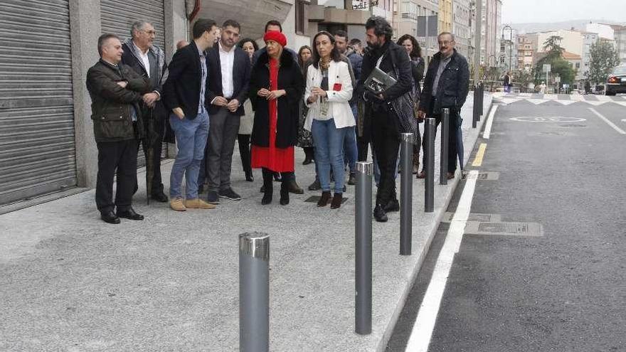 Carmela Silva y María Ramallo, durante la visita a la calle José del Río. // Santos Álvarez