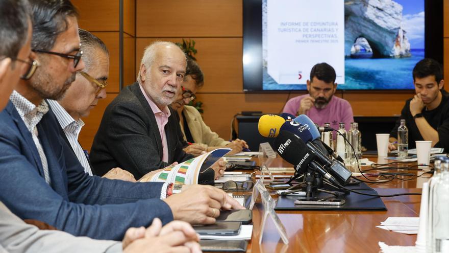 Los empresarios, dispuestos a adaptar el modelo turístico pero contrarios a “radicalismos”