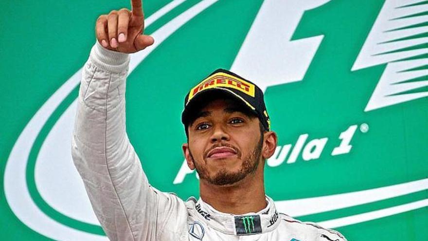 El britànic Lewis Hamilton té el liderat a tocar després del seu triomf