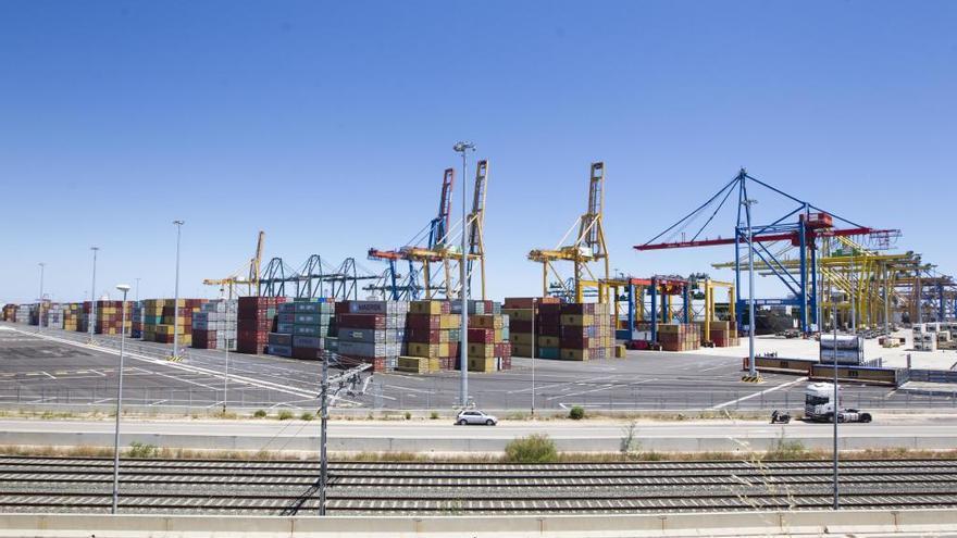 Instalaciones de la terminal pública de contenedores del Puerto de Valencia