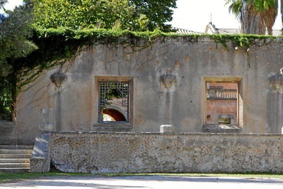 In Lloseta treffen unterschiedliche Kulturen und Baustile aufeinander. Ein Rundgang durch das Dorf in denen sich die Spuren der Vergangenheit bis zur Gegenwart wieder spiegeln.