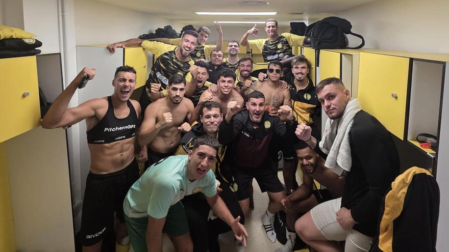 La plantilla del Lynx FC celebra un triunfo esta temporada.