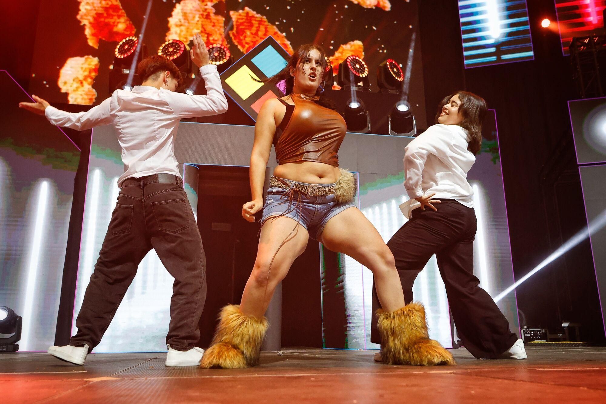 Concurso Kpop en la Lan Party.