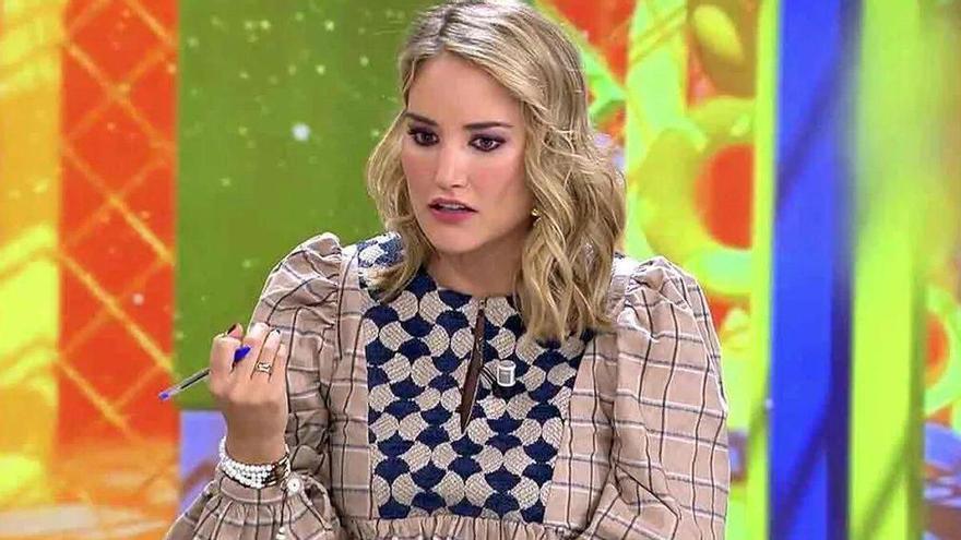 Alba Carrillo señala a la &quot;gallega sevillana&quot; de Telecinco tras su sonado despido de Telecinco: &quot;Castigándome con el pan de mi hijo&quot;