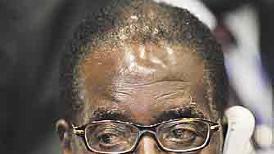 La bruja que tomó el pelo a Robert Mugabe