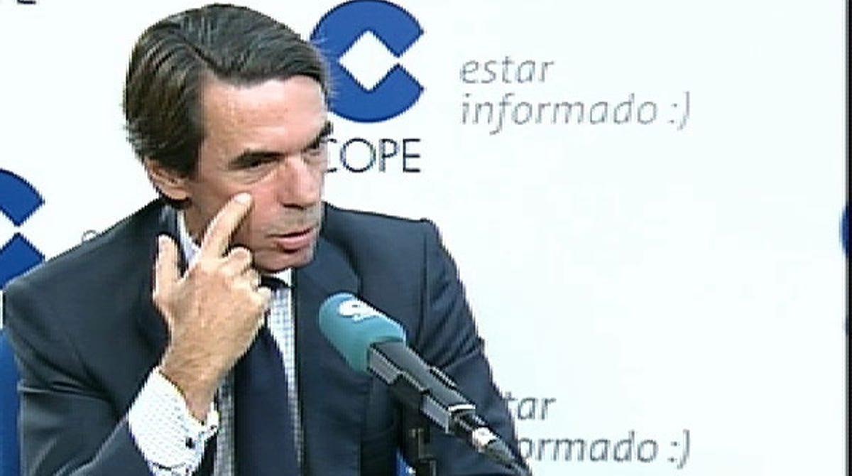 Aznar diu que pren nota de l’absència del Govern en la presentació de les seves memòries.