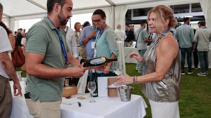 Profesionales y ‘wine lovers’ descubren más de 800 vinos en el Hotel Mencey
