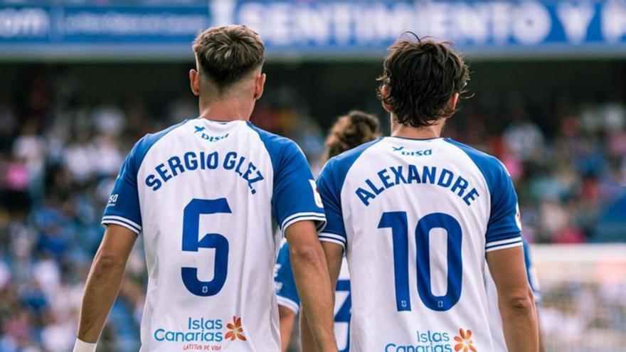 Álex Corredera y Sergio González, de espaldas en el último partido jugado en casa ante el Levante.