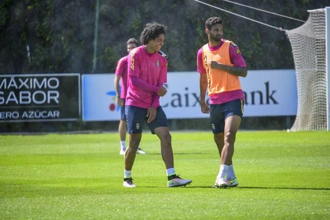 Entrenamiento de la UD Las Palmas en Barranco ...