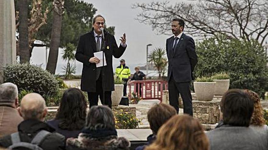 Quim Torra i l&#039;alcalde de Blanes, Àngel Canosa, durant la inauguració de la nova ruta.