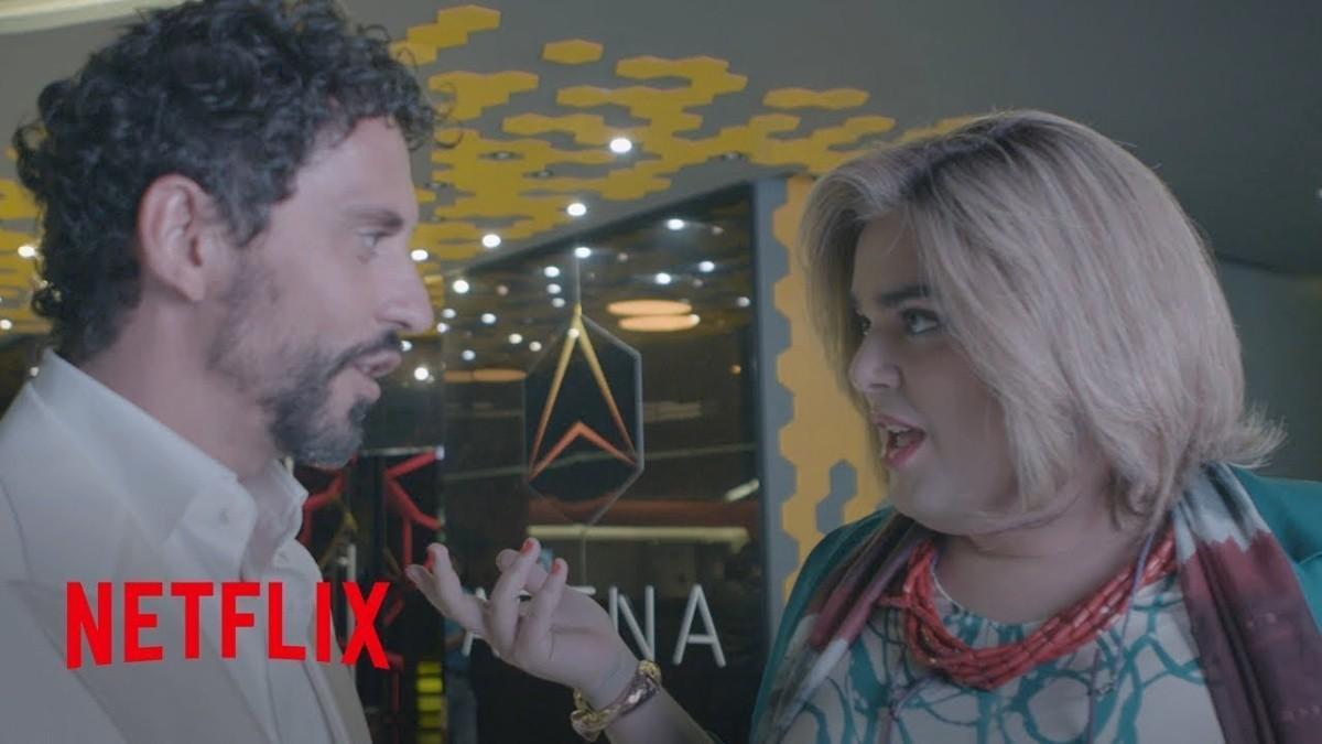 Paco León y Paquita Salas (Brays Efe) en el nuevo vídeo de Netflix