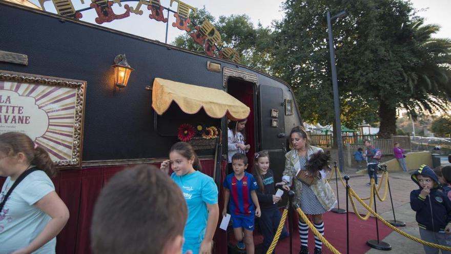 Niños en una actividad reciente en la plaza Tomás y Valiente de Corvera