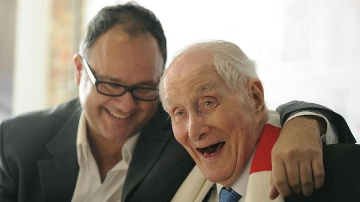 Ronnie Biggs acompañado de su hijo en una fotografía del 2011.