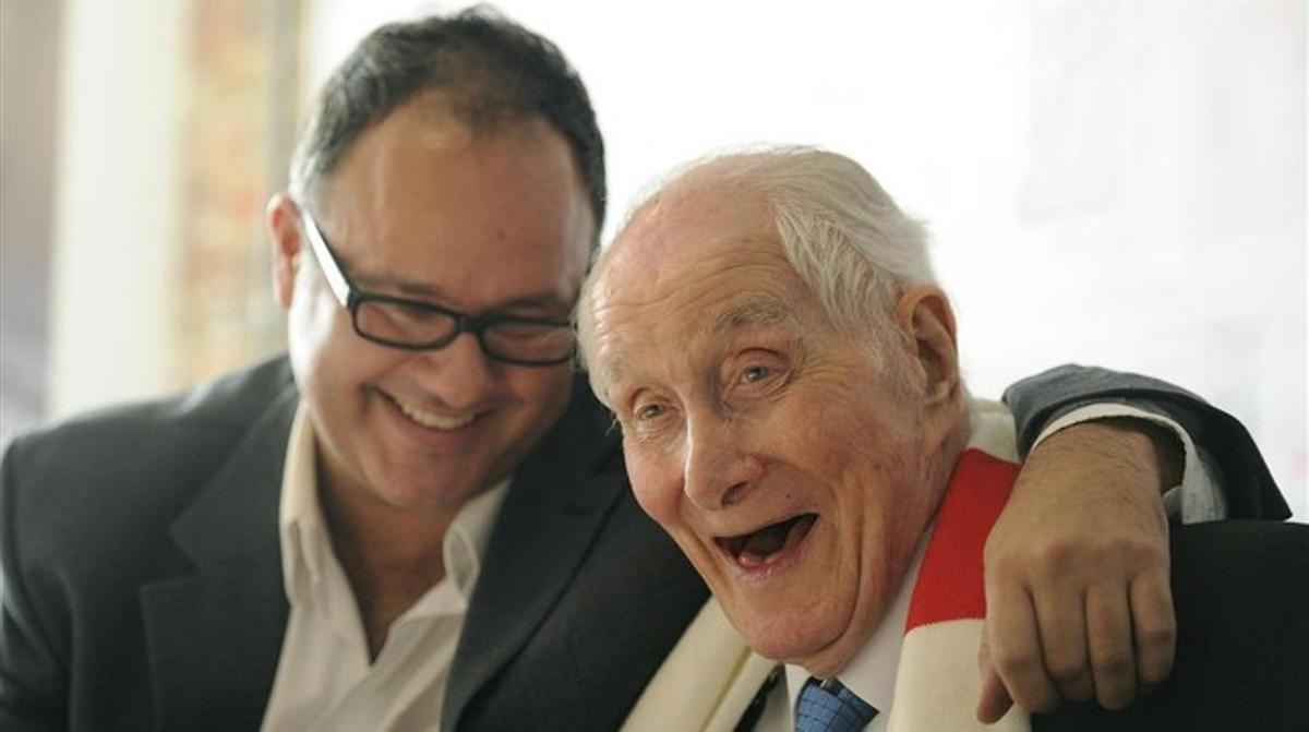Ronnie Biggs acompanyat del seu fill en una fotografia del 2011. Ronnie Biggs acompanyat del seu fill en una fotografia del 2011.