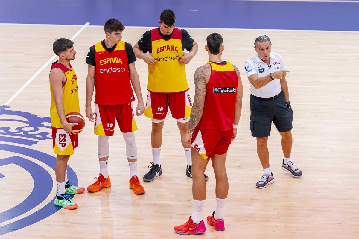 El seleccionador cree que si falla al final algún fijo, será un buen momento para los jóvenes para dar un paso al frente