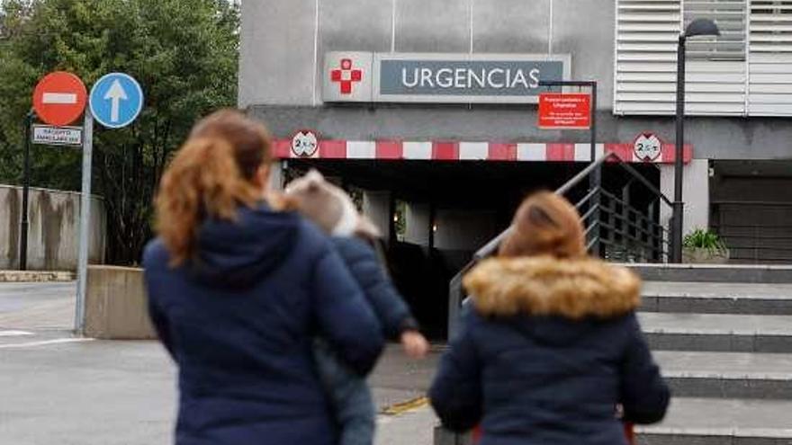 Entrada de Urgencias del Hospital de Cabueñes.