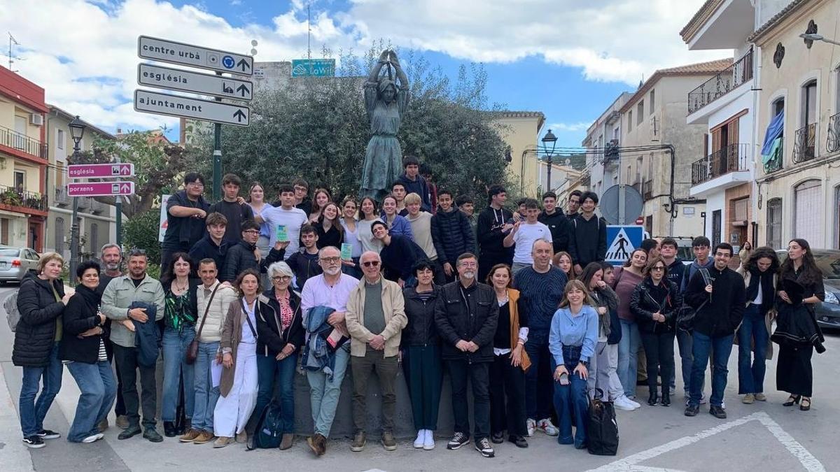 Els participants, els professors i l'alcalde de Pedreguer
