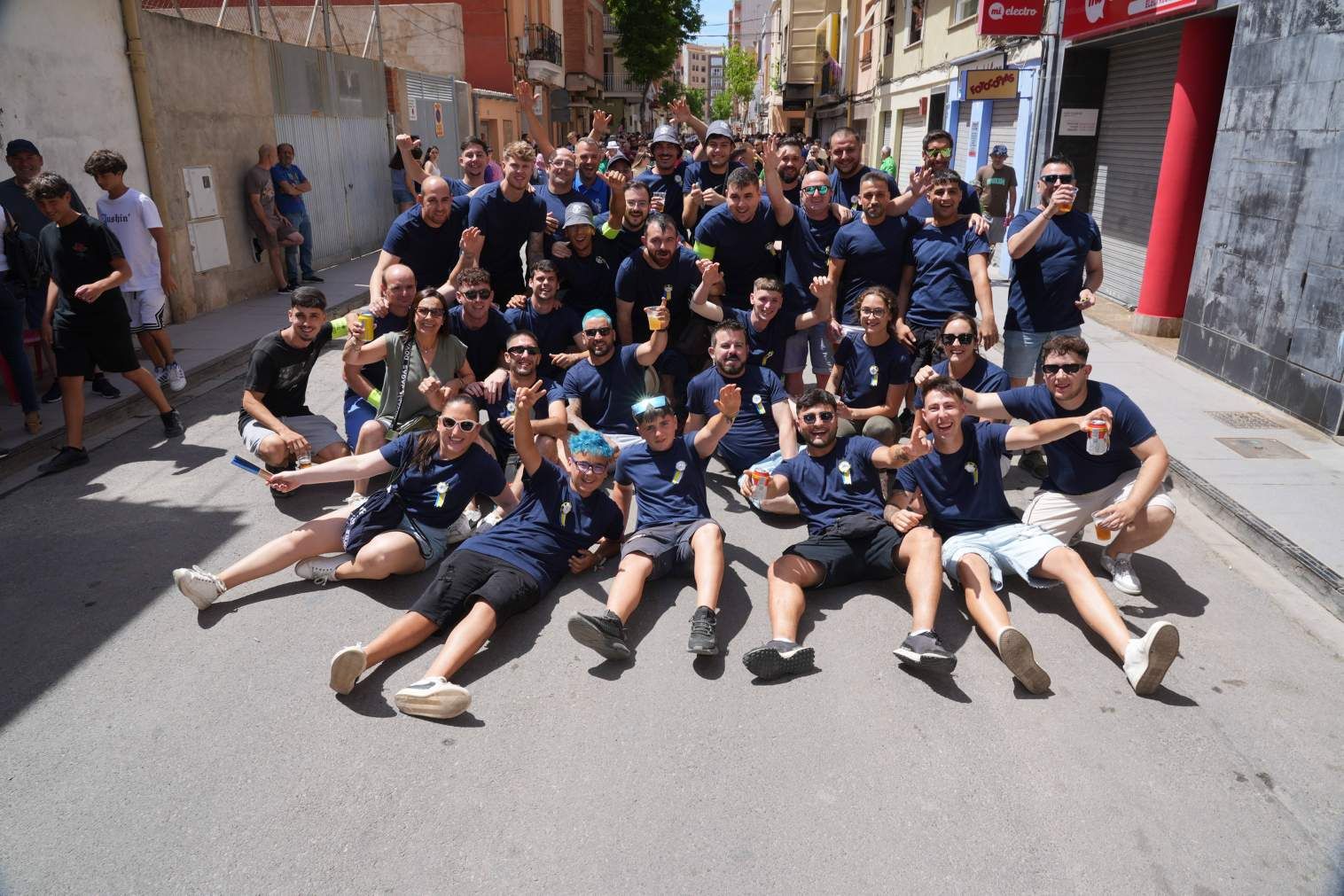 El Grau da inicio a las fiestas de Sant Pere con pólvora, bous y música