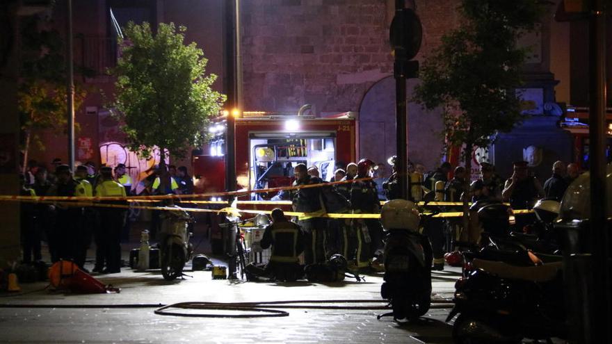 Un mort i sis ferits en l&#039;incendi d&#039;un edifici al Raval a Barcelona