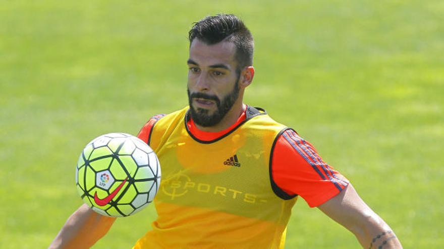 Negredo llega con menos peso y a tope