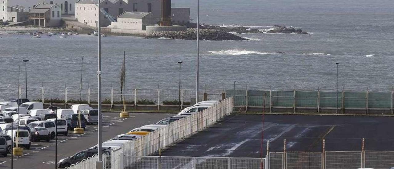 Al fondo a la derecha, parte de la concesión de Zona Franca donde se almacenarán contenedores. // R. G.