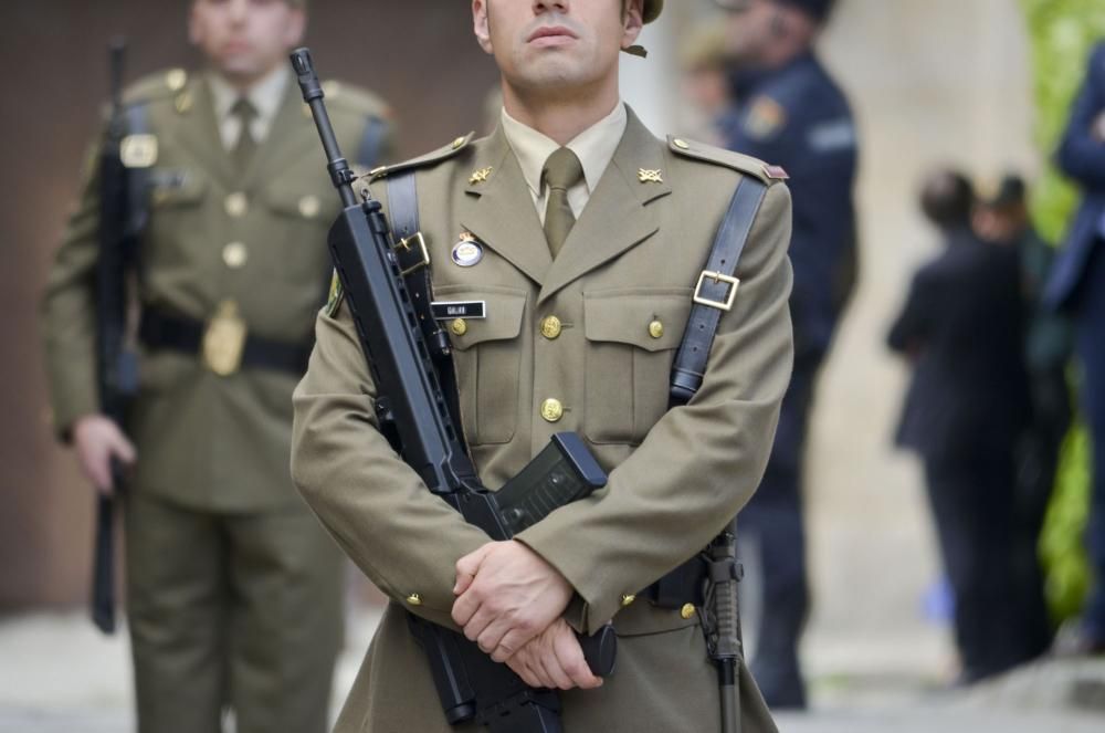 El nuevo jefe de la FLO preside su primer Día de las Fuerzas Armadas