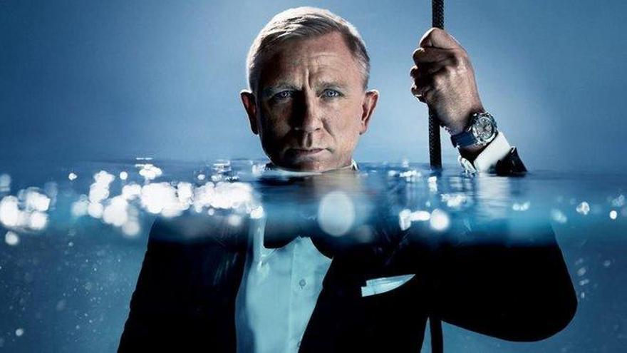 James Bond se tuerce el tobillo