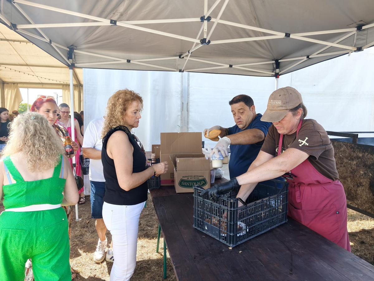 Así fue la V Comilona de las fiestas de Ferroñes, en Llanera