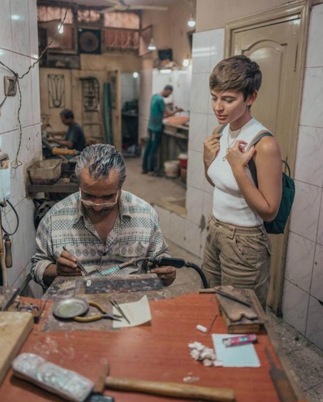 A falta de tiendas: taller de joyería artesanal