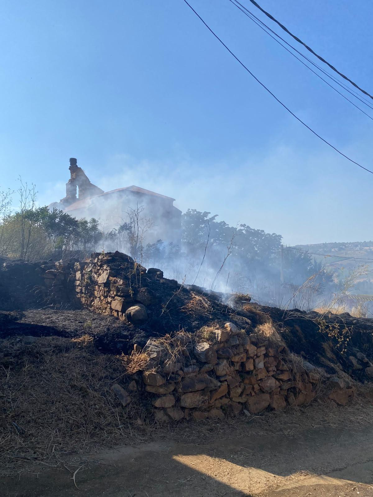 GALERÍA| Así se ha luchado contra el fuego en Cunquilla de Vidriales